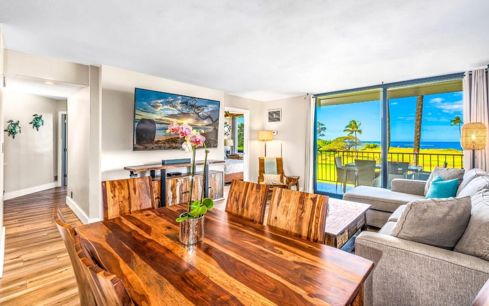 2 Bed 2 Bath Modern & Elegant Oceanfront Vistas House in Kihei