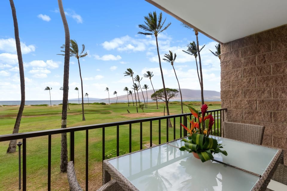 2 Bed 2 Bath Modern & Elegant Oceanfront Vistas House in Kihei