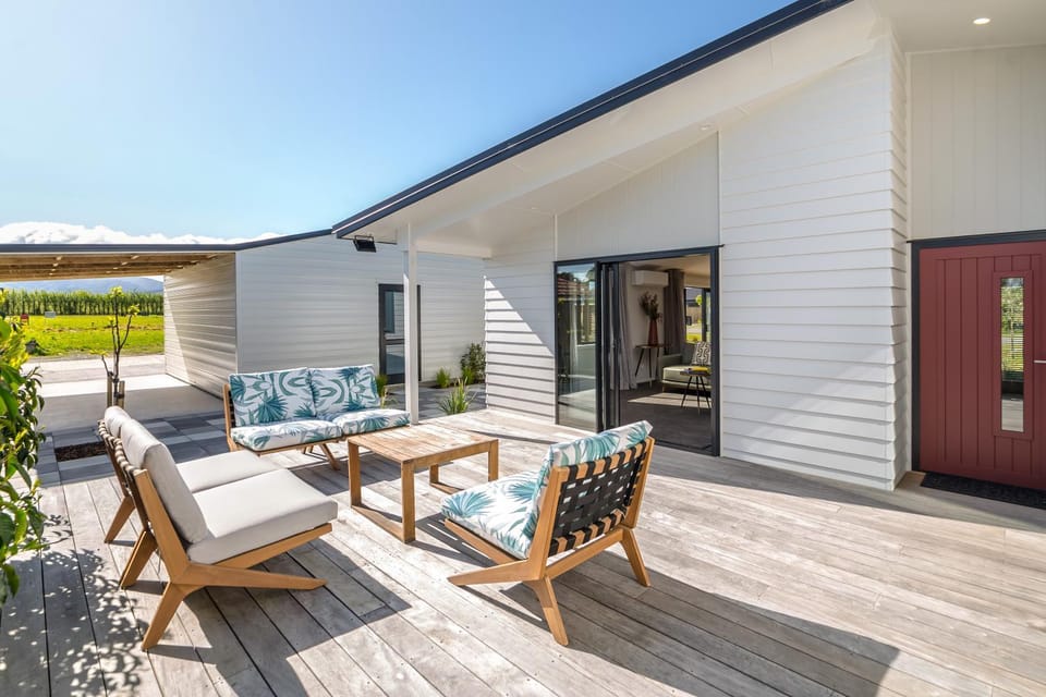 Property building, Patio, Seating area