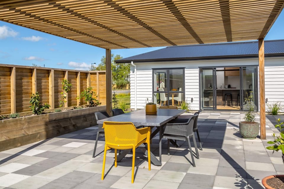 Property building, Seating area