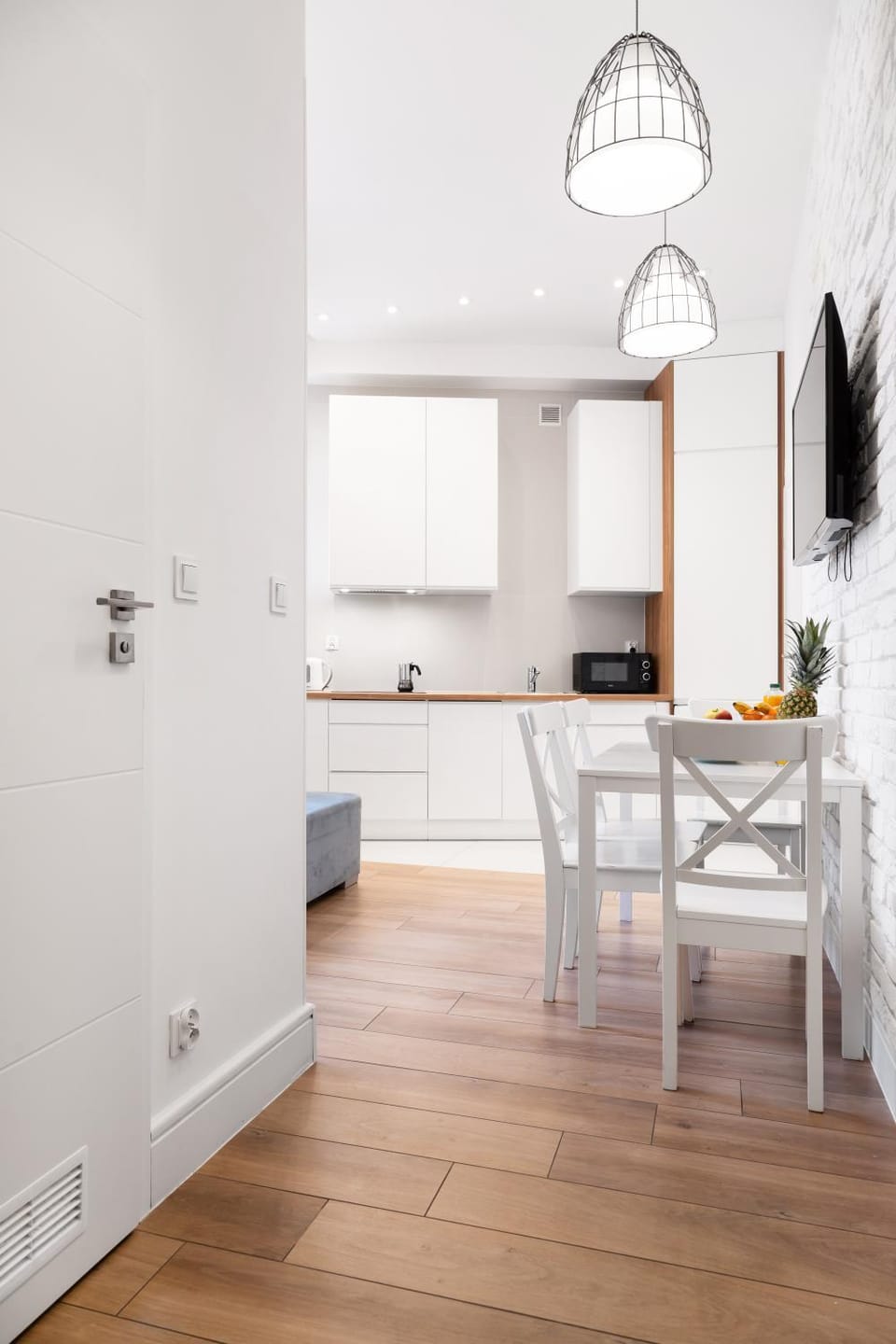 TV and multimedia, Kitchen or kitchenette, Seating area, Dining area, stove