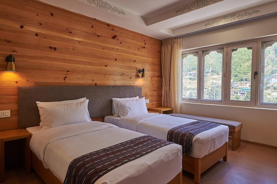 Nearby landmark, Bed, Bedroom, Landmark view, Mountain view