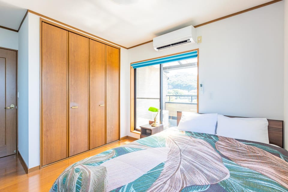 Bed, Photo of the whole room, Bedroom, air conditioner