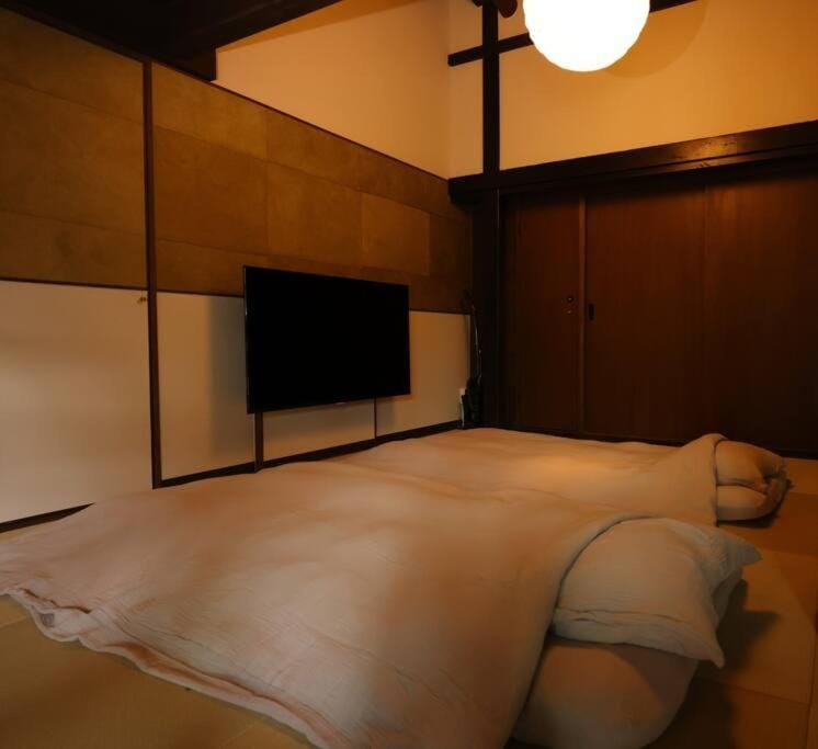 Bed, Photo of the whole room