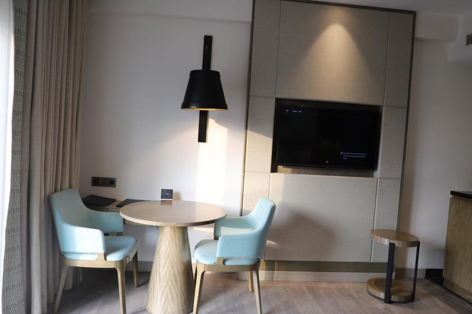 TV and multimedia, Seating area