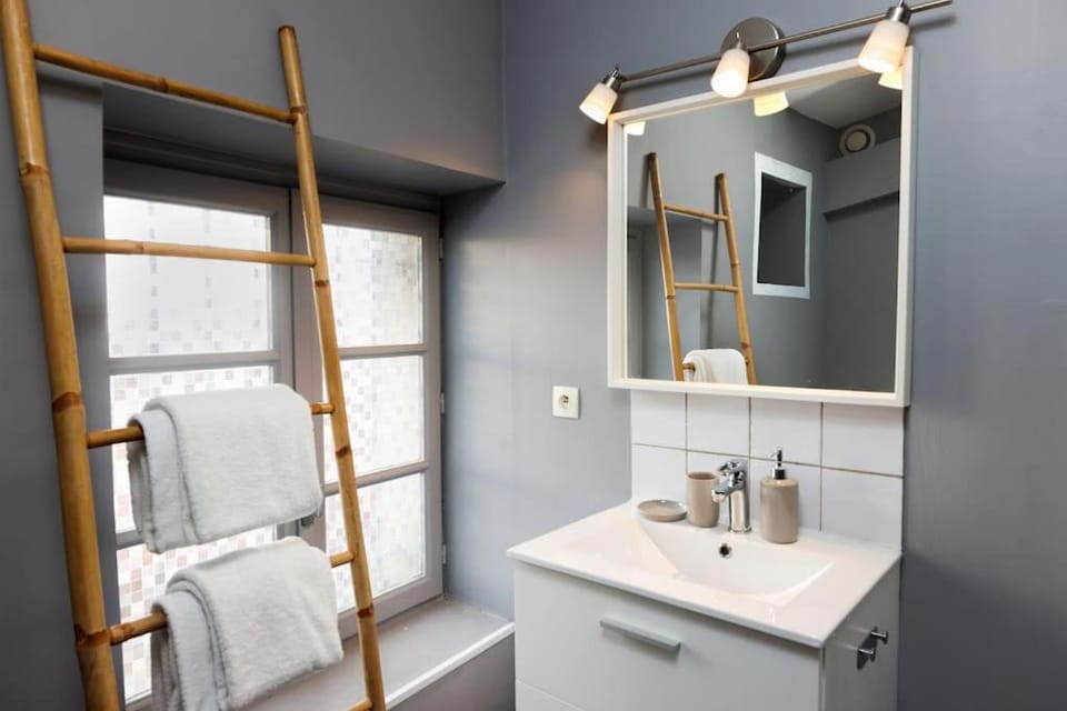 Shower, Bathroom, towels