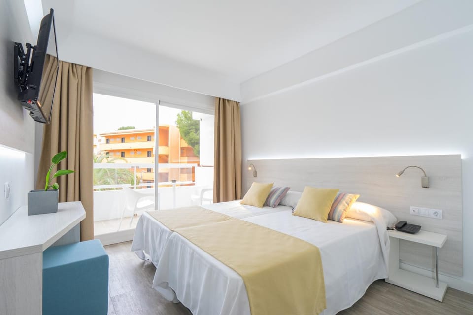 Balcony/Terrace, Photo of the whole room, Bedroom