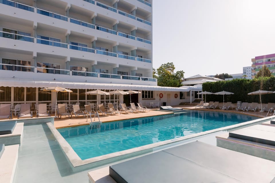 Property building, Swimming pool, Swimming pool