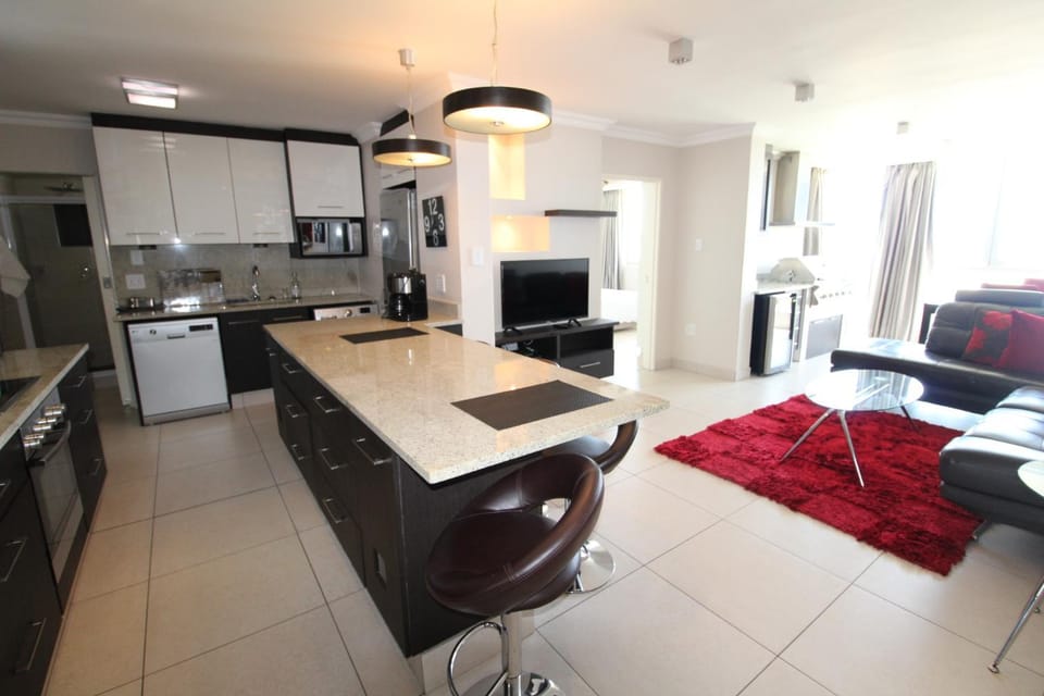 Kitchen or kitchenette, Dining area, oven, toaster