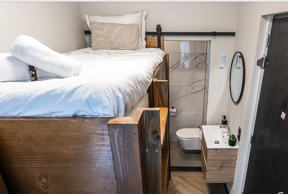 Bed, bunk bed