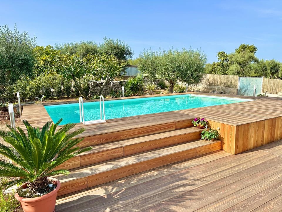Swimming pool, Swimming pool