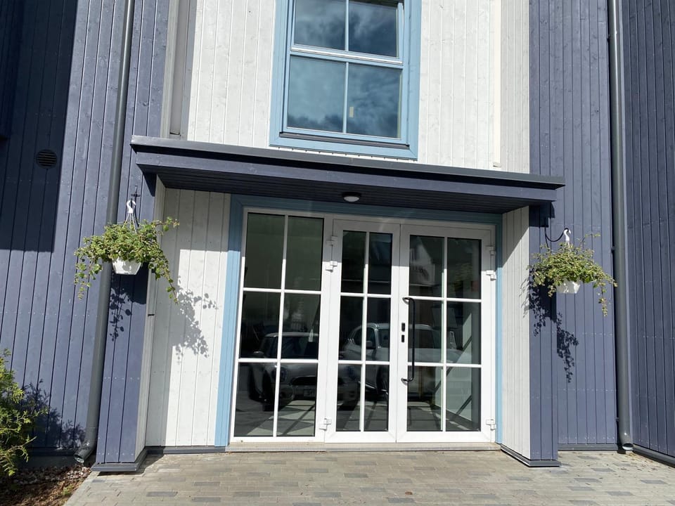 Facade/entrance