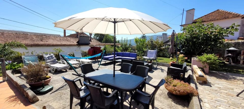 Property building, Patio, Spring, Garden, Dining area, Garden view
