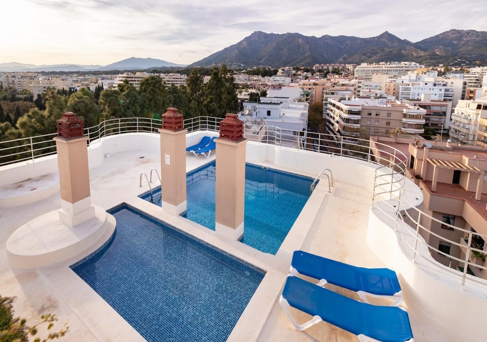 Mar de Alborán Center sea view Apartment in Marbella
