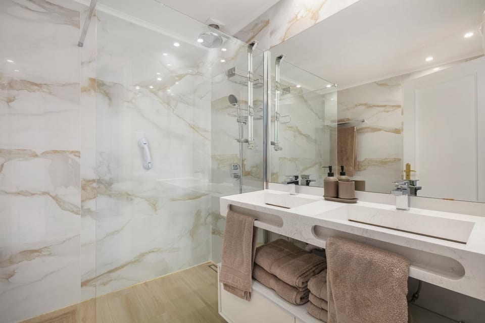 Shower, Bathroom