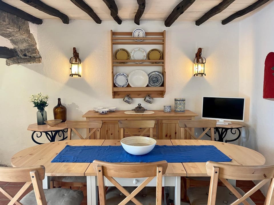 TV and multimedia, Dining area
