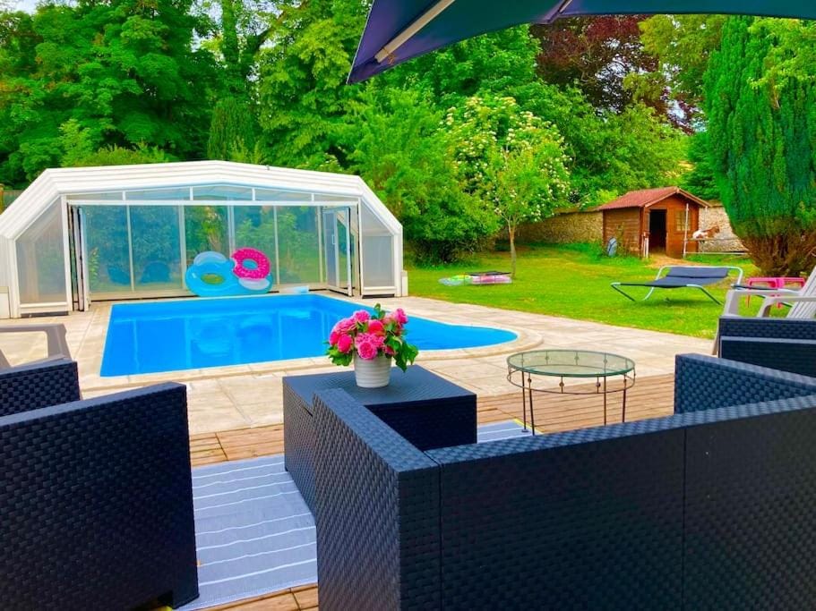 Patio, Day, Garden view, Pool view, Swimming pool, sunbed