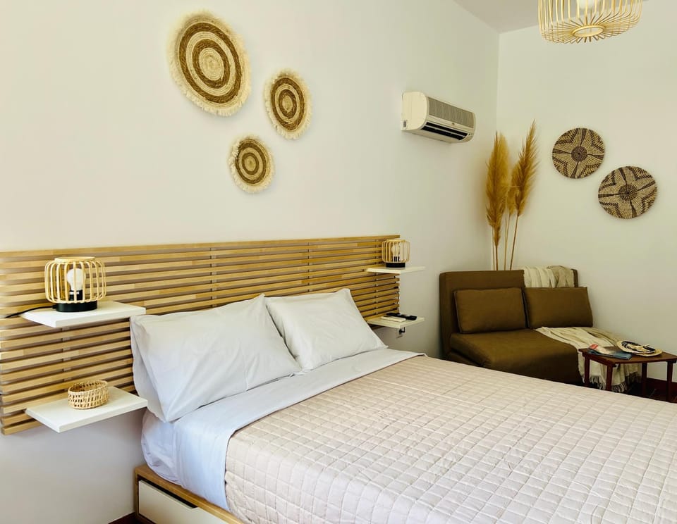 Bed, Bedroom, air conditioner