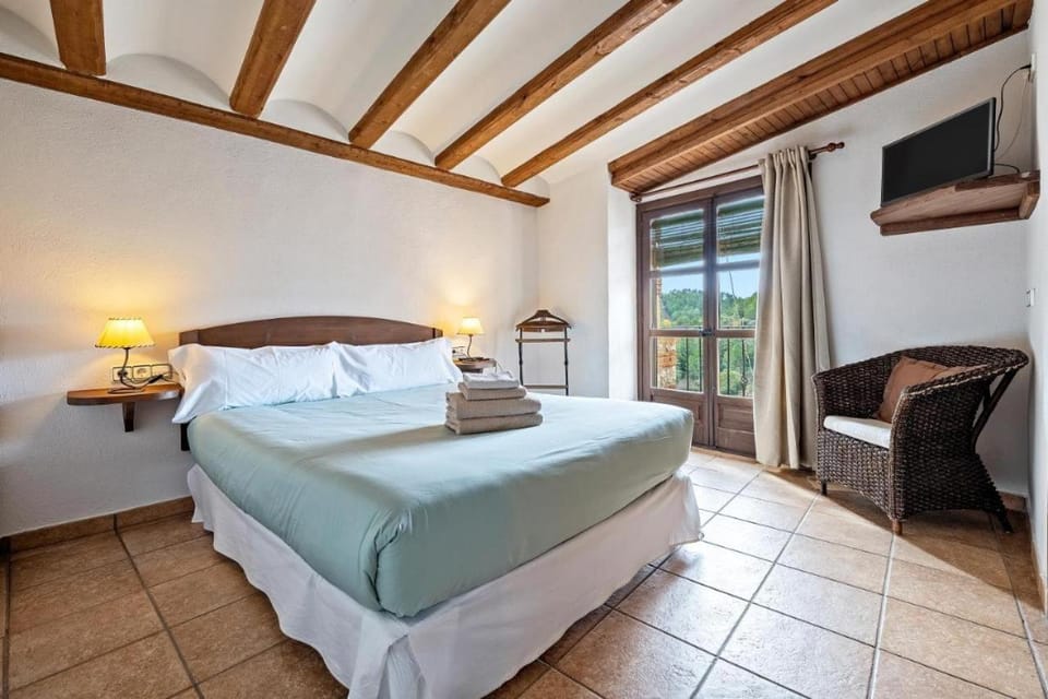 Cal Tous, La Socarrimada Farm Stay in Baix Camp
