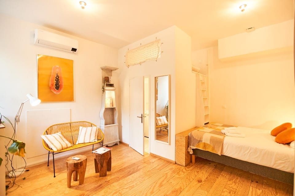 Bed, Living room, Bedroom