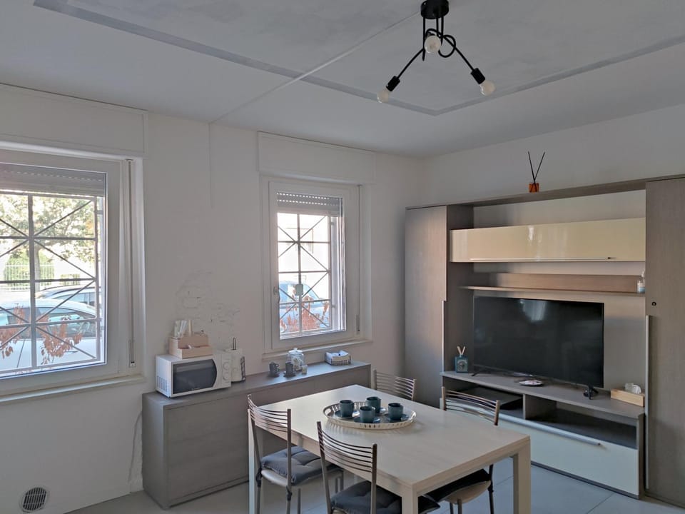 Property building, Kitchen or kitchenette, Living room