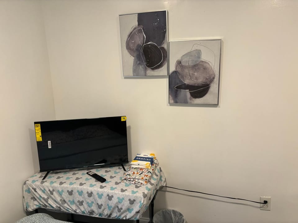 Brand new bedroom with Tv next JHU Vacation rental in Baltimore