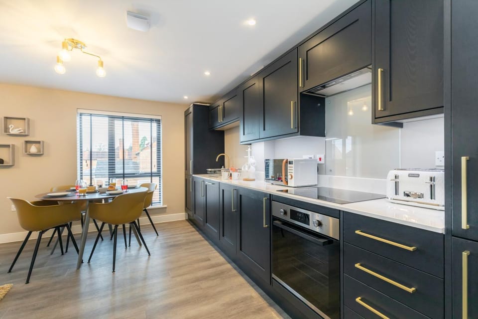 Kitchen or kitchenette, Dining area, dishwasher, minibar, pet friendly, stove