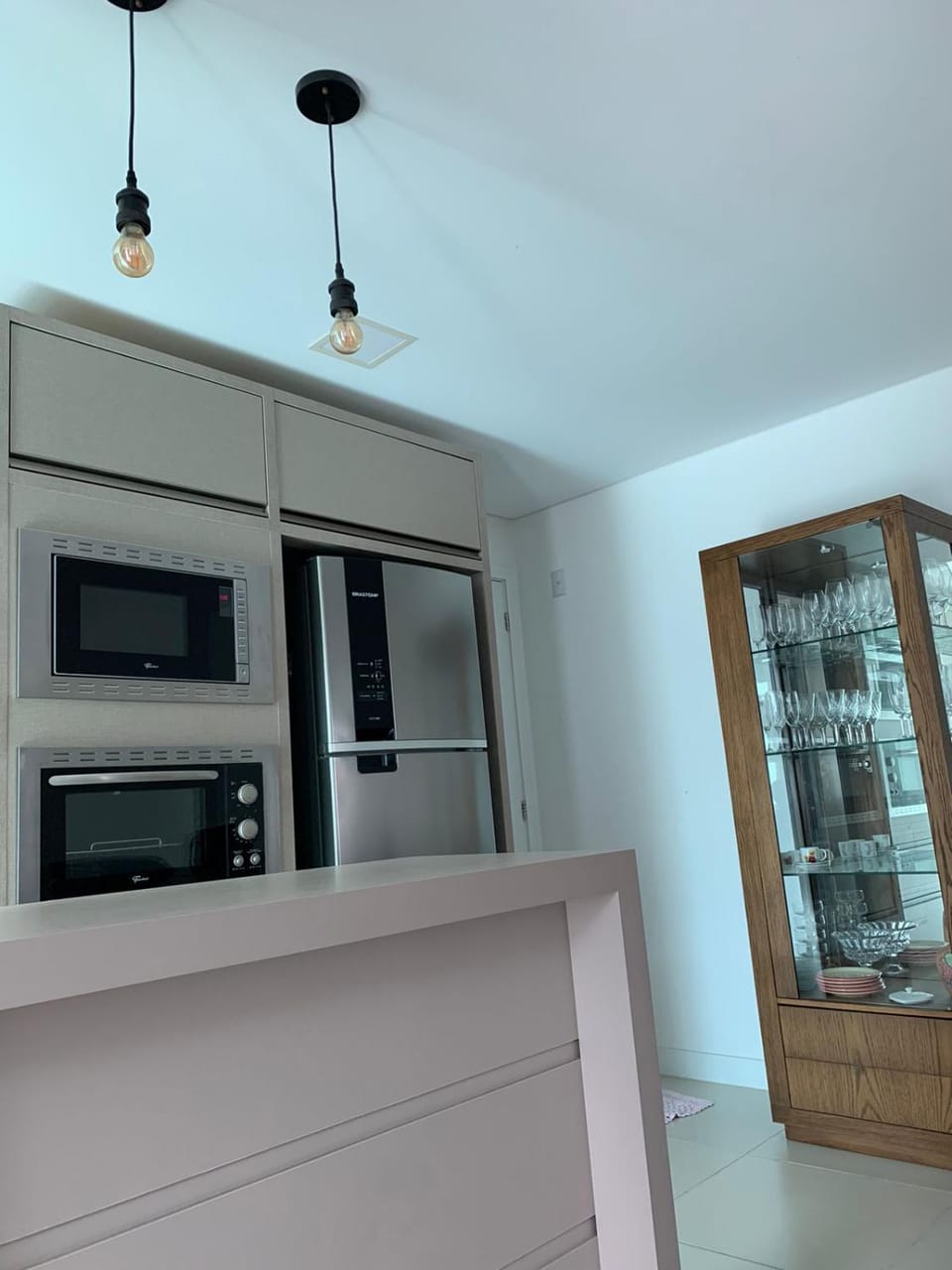 Kitchen or kitchenette, minibar, stove