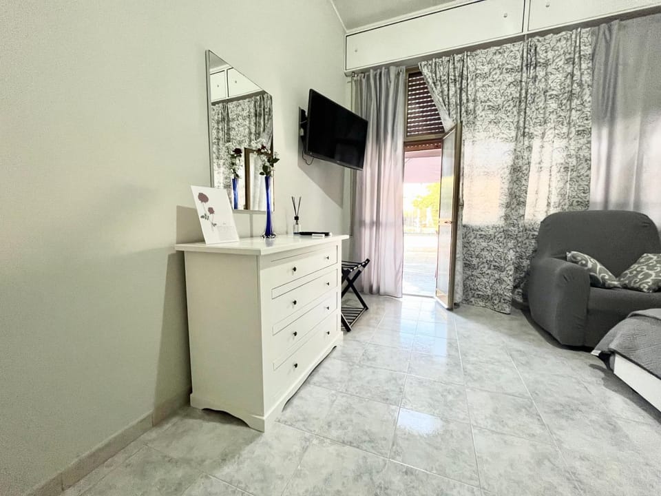 TV and multimedia, Garden view, locker
