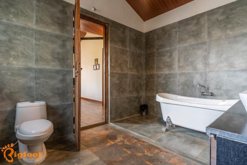 Bathroom, Bath