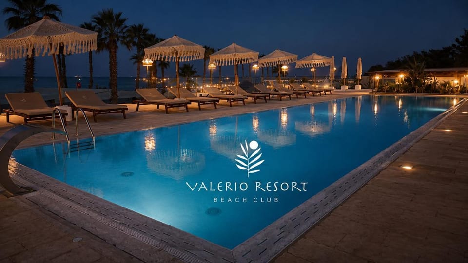 Night, Pool view, Swimming pool, sunbed