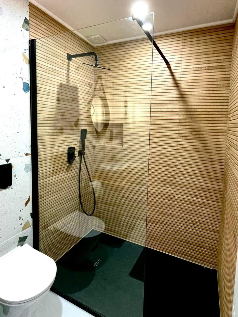 Shower, Toilet, Bathroom, heating