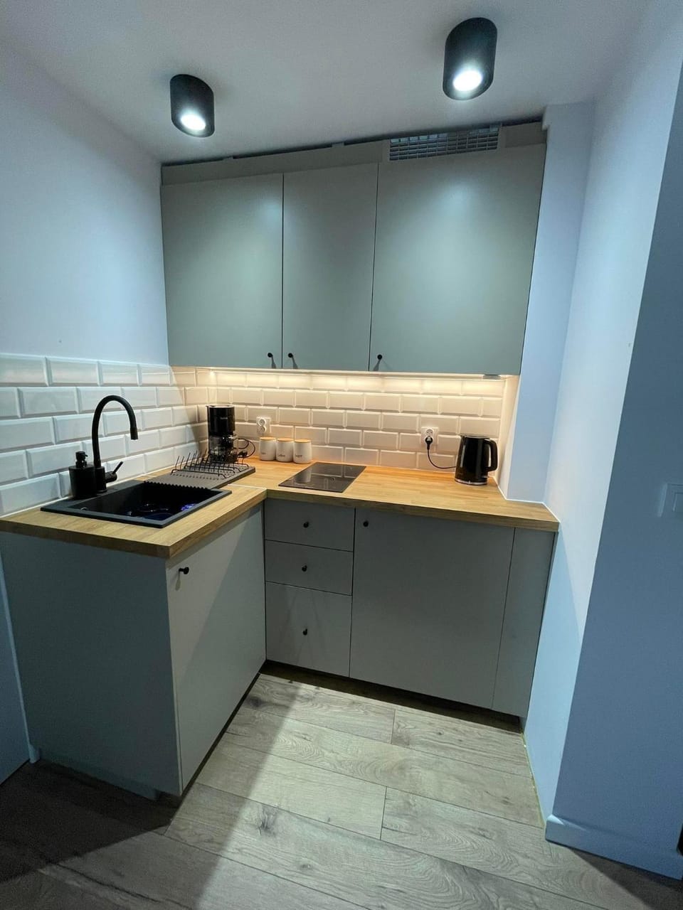 Kitchen or kitchenette, pet friendly, stove