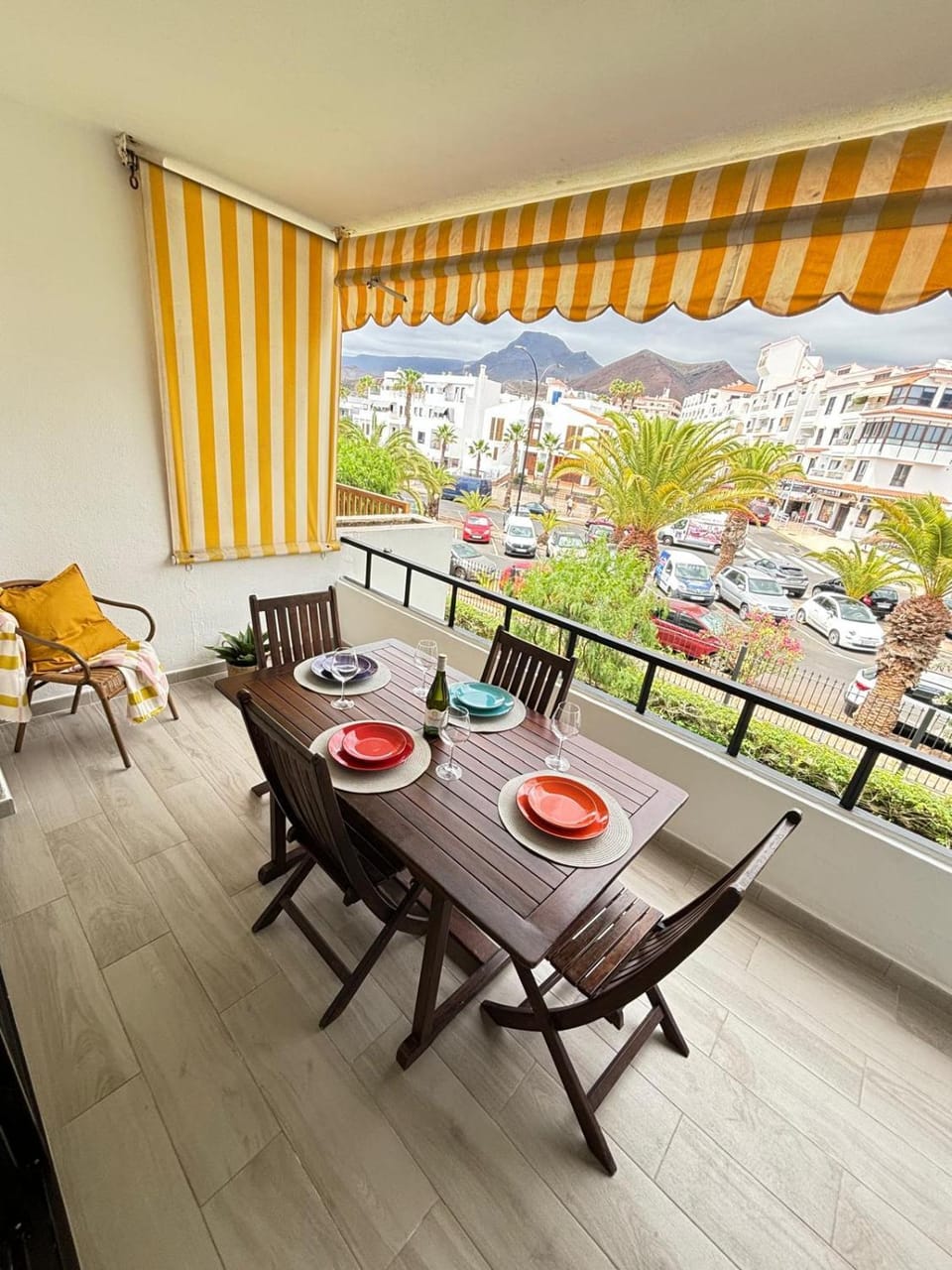 View (from property/room), Balcony/Terrace, Dining area