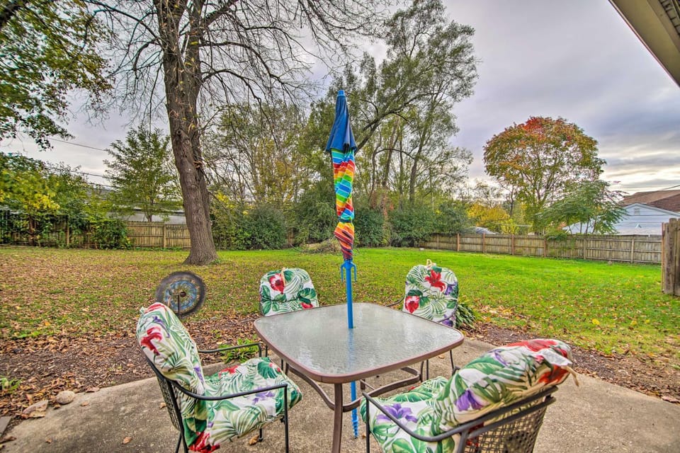Fenced Yard: Fox River Grove Home, Dogs Welcome House in Fox River Grove