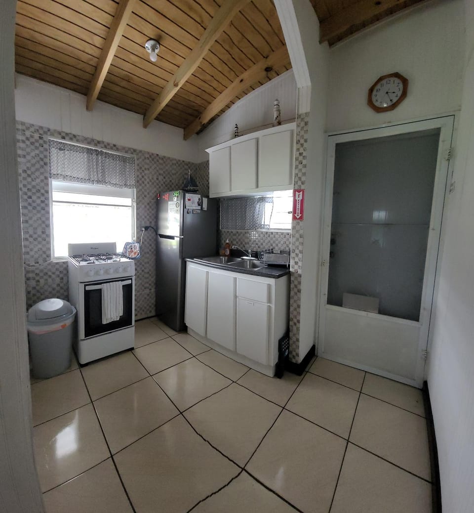 Kitchen or kitchenette, minibar, pet friendly