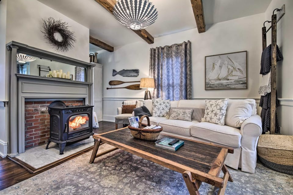 On-Site Pond: Spacious Family Home in Jefferson! House in Jefferson
