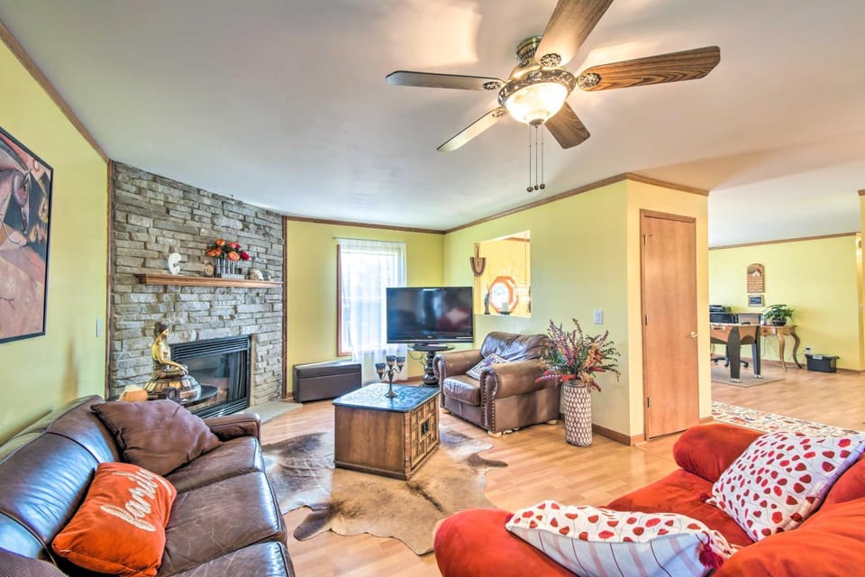 Chic Apple River Escape w/ Fire Pit! House in Iowa