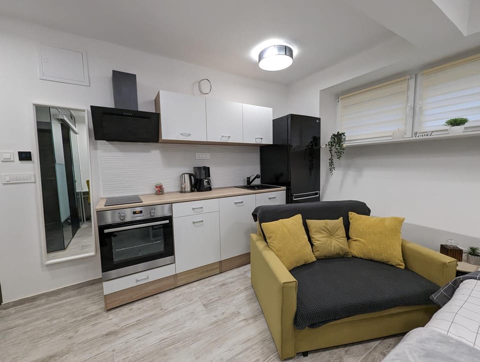 TV and multimedia, Coffee/tea facilities, Kitchen or kitchenette, Living room, Seating area, Dining area, dishwasher, minibar, oven, pet friendly, stove, toaster