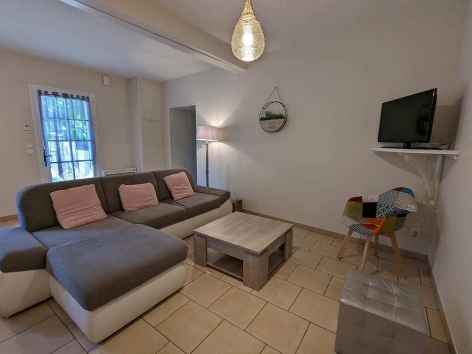 Maison rénovée près d'Angoulême avec jardin privé - FR-1-653-208 House in Nouvelle-Aquitaine
