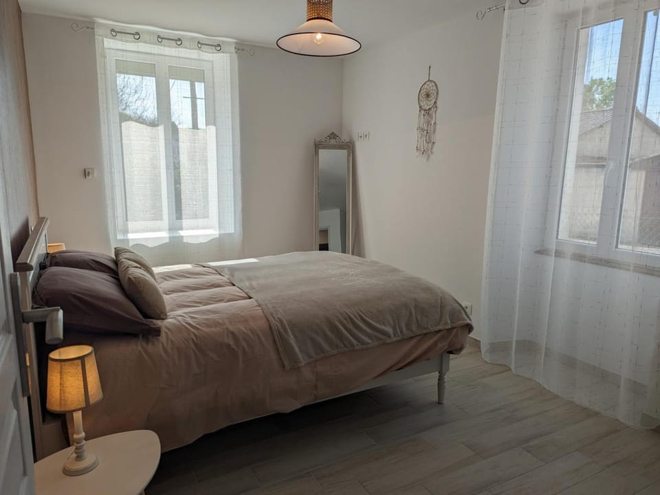 Maison en pierres rénovée avec jardin, terrasse, 3 chambres, proche village, nature paisible, équipements complets - FR-1-653-187 House in Nouvelle-Aquitaine