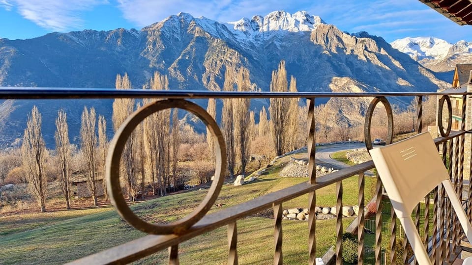 Day, Natural landscape, View (from property/room), Balcony/Terrace, Mountain view