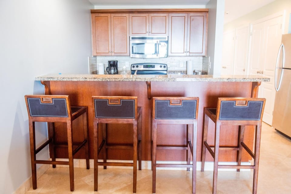 Kitchen or kitchenette, Dining area, minibar, pet friendly, stove