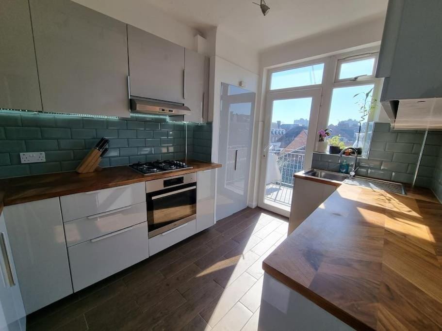 Lovely 2 bedroom flat in North West London Apartment in London