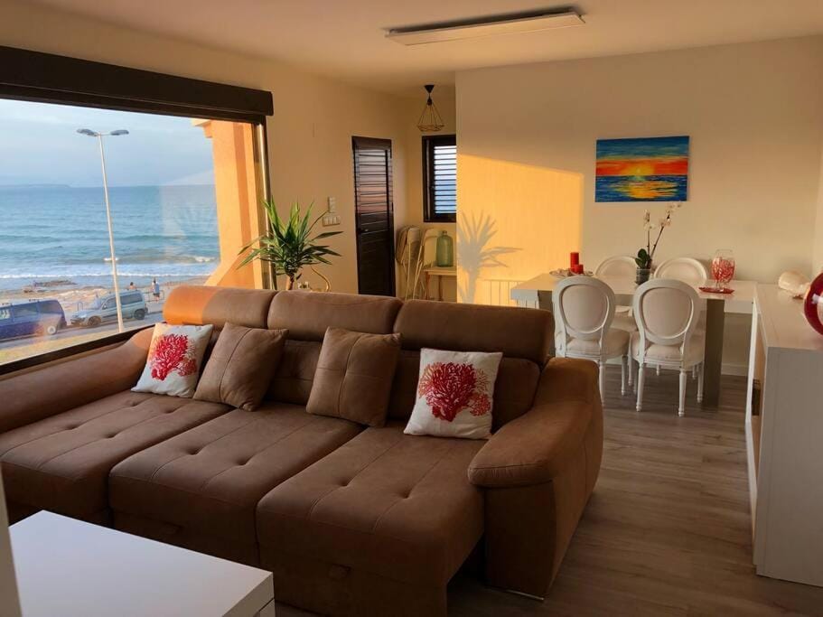 Living room, Sea view