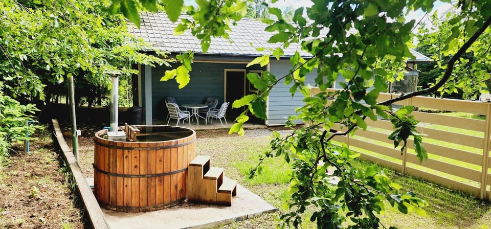 Garden, Hot Tub, Garden view