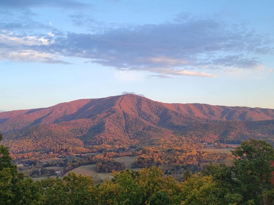Stunning View Luxury Heated Pool Arcade Theater 12 House in Sevier County
