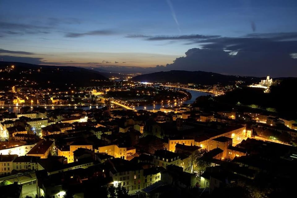 L'idéal Cosy-wifi-Netflix et Garage Apartment in Auvergne-Rhône-Alpes