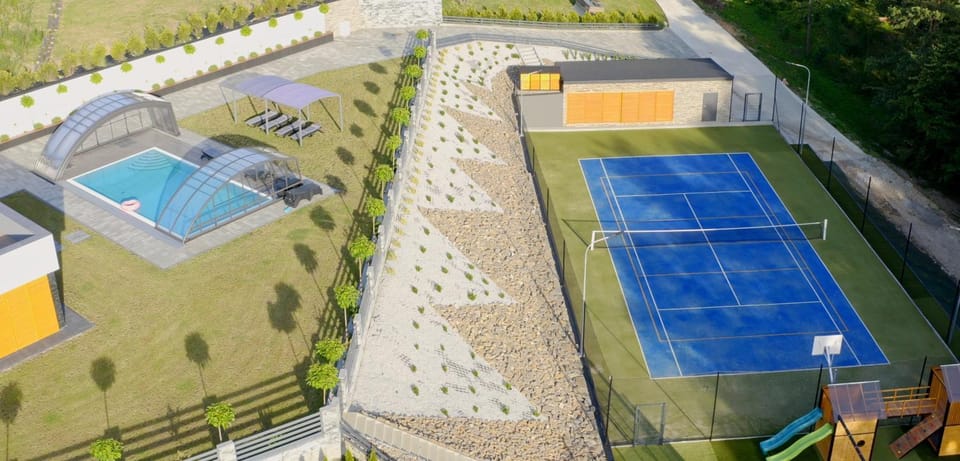 Day, Tennis court, Tennis court, Swimming pool