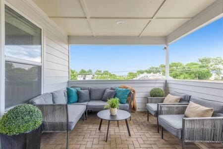The Brooks House - 6 Mins to Broadway, Firepit House in Nashville